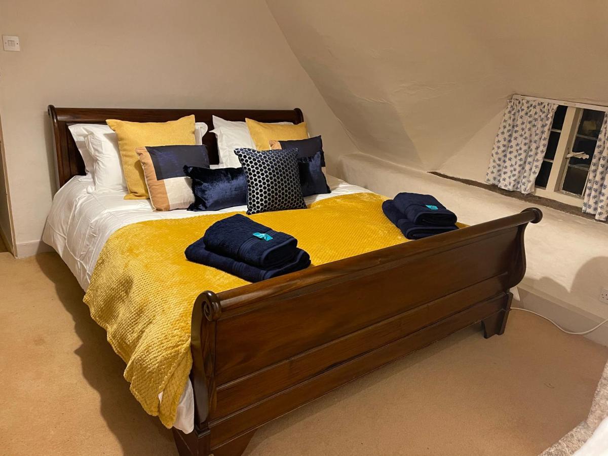 Beautiful Character Thatched Pet Friendly House Villa Enford Eksteriør bilde