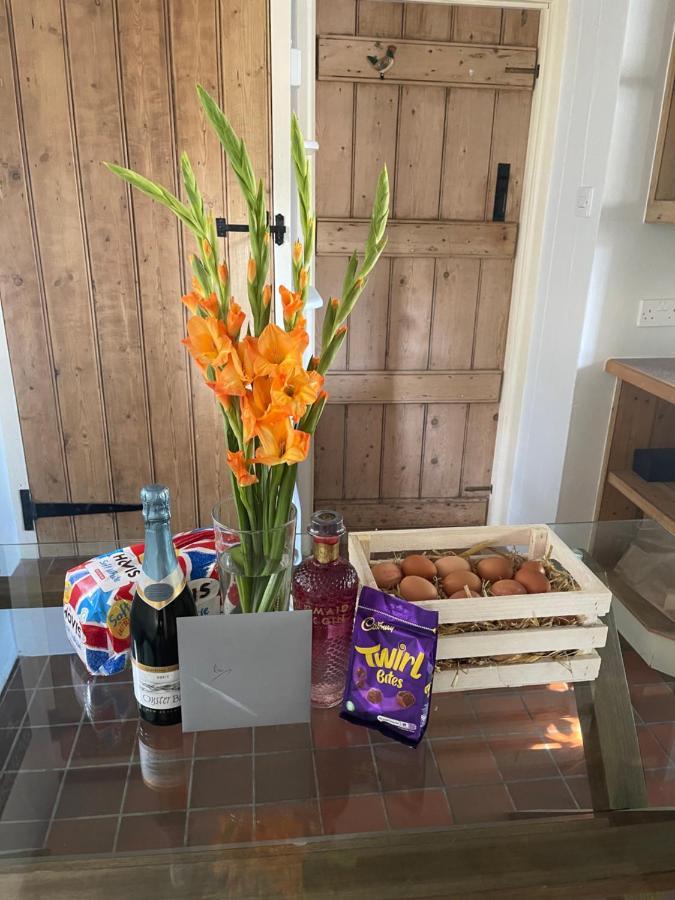 Beautiful Character Thatched Pet Friendly House Villa Enford Eksteriør bilde