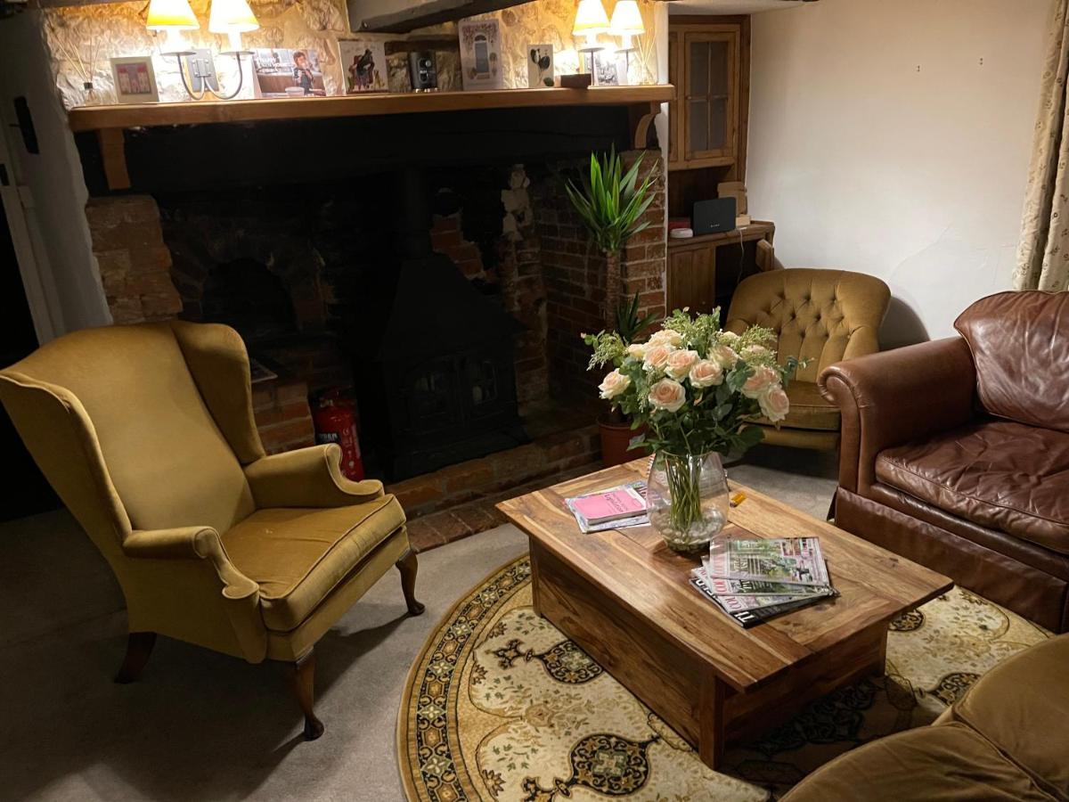 Beautiful Character Thatched Pet Friendly House Villa Enford Eksteriør bilde